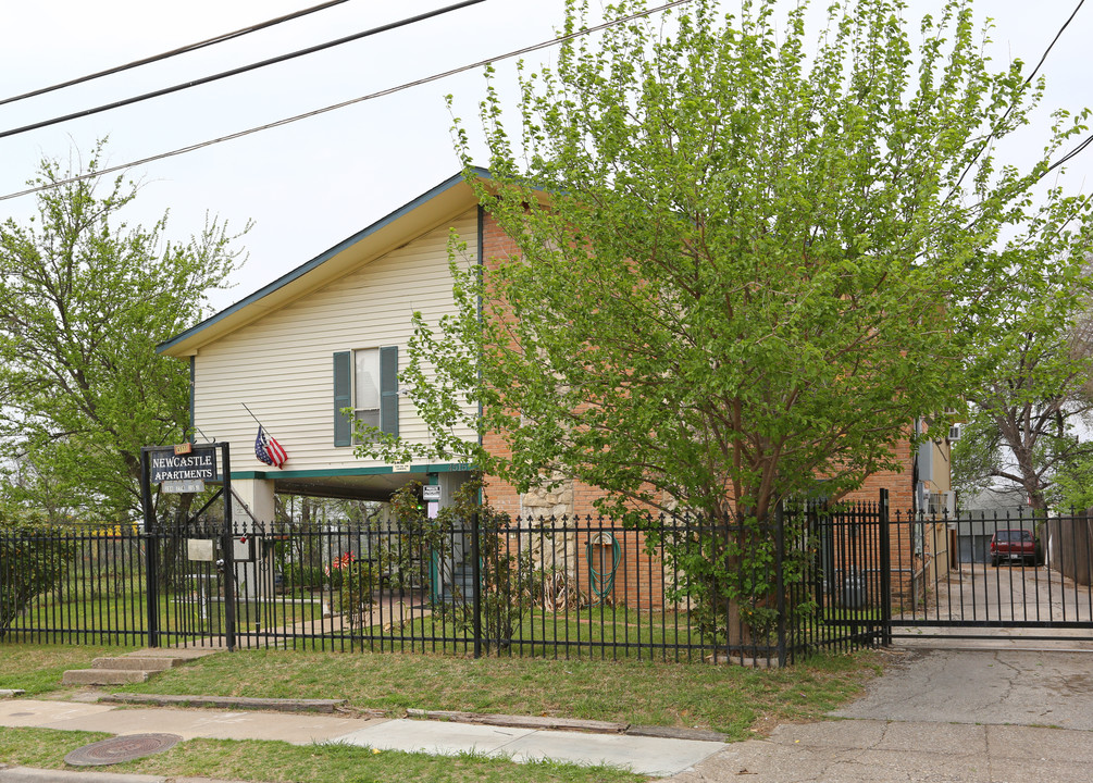 Newcastle Apartments in Dallas, TX - Building Photo