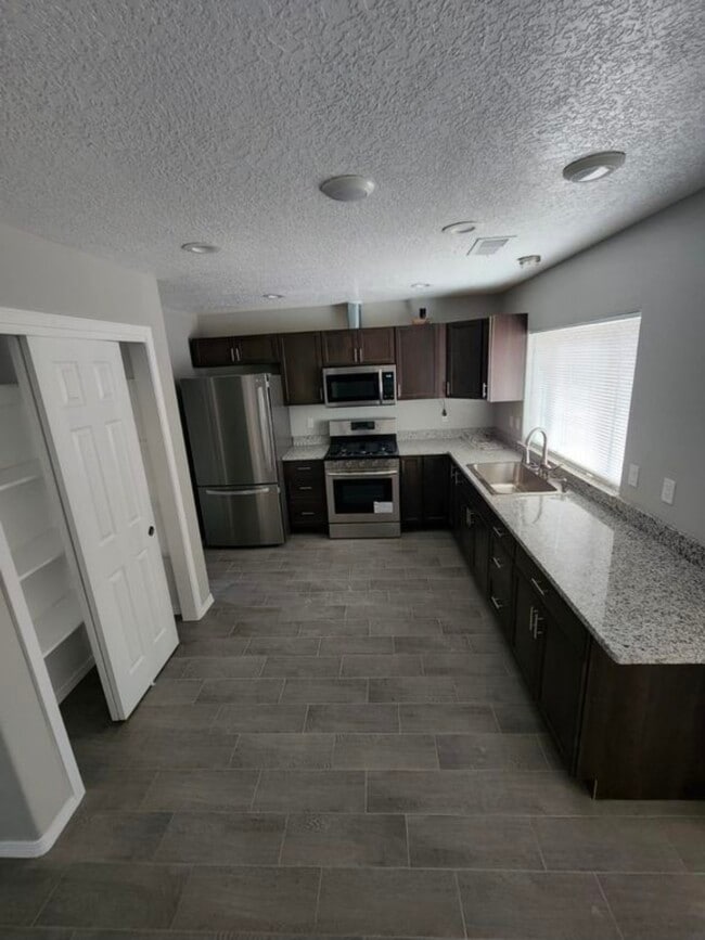 315 Cornell Dr SE in Albuquerque, NM - Foto de edificio - Building Photo