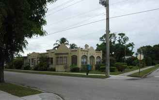 1902 Dewey St Apartments