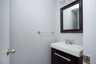 604 Stone St in Oshawa, ON - Building Photo - Building Photo