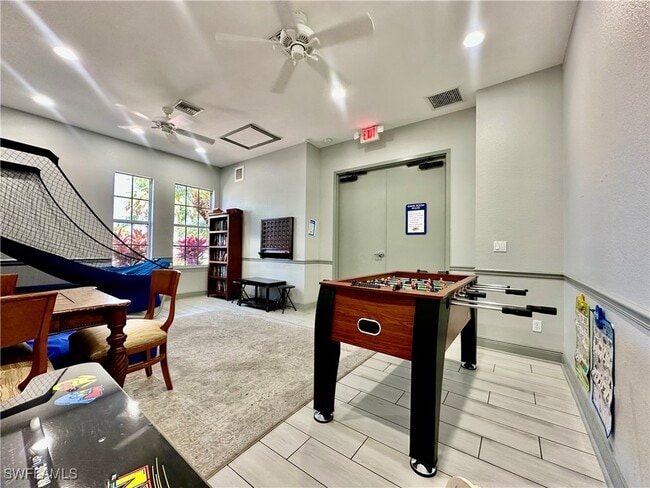 property at 1305 Mariposa Cir