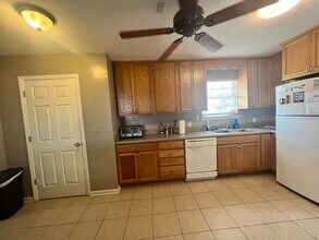2633 Mission Rd in Tallahassee, FL - Building Photo - Building Photo