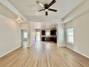 7347 Braes Cor in San Antonio, TX - Building Photo - Building Photo