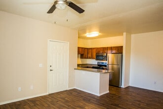 RidgeGate Apartments in Phoenix, AZ - Building Photo - Building Photo