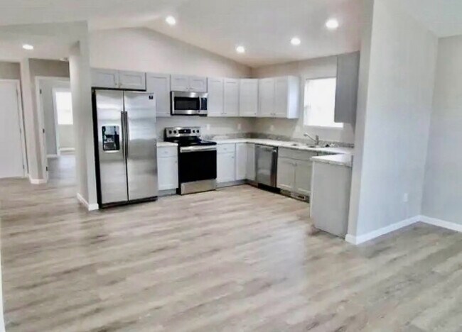 903 4th St in Radford, VA - Building Photo - Building Photo