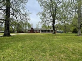 3633 Loganville Hwy SW in Loganville, GA - Building Photo