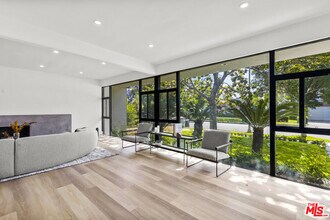 130 Le Doux Rd in Beverly Hills, CA - Building Photo - Building Photo
