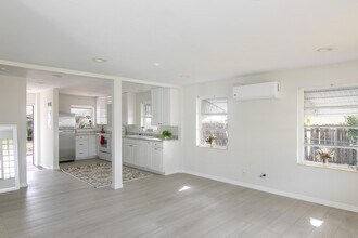 422 N Broadway in Lantana, FL - Building Photo - Building Photo