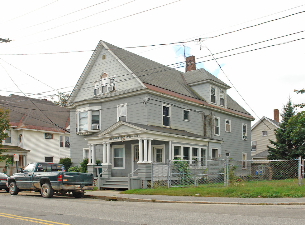 250 Turner St in Auburn, ME - Foto de edificio