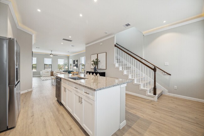 Eldridge Tower in Houston, TX - Building Photo - Building Photo