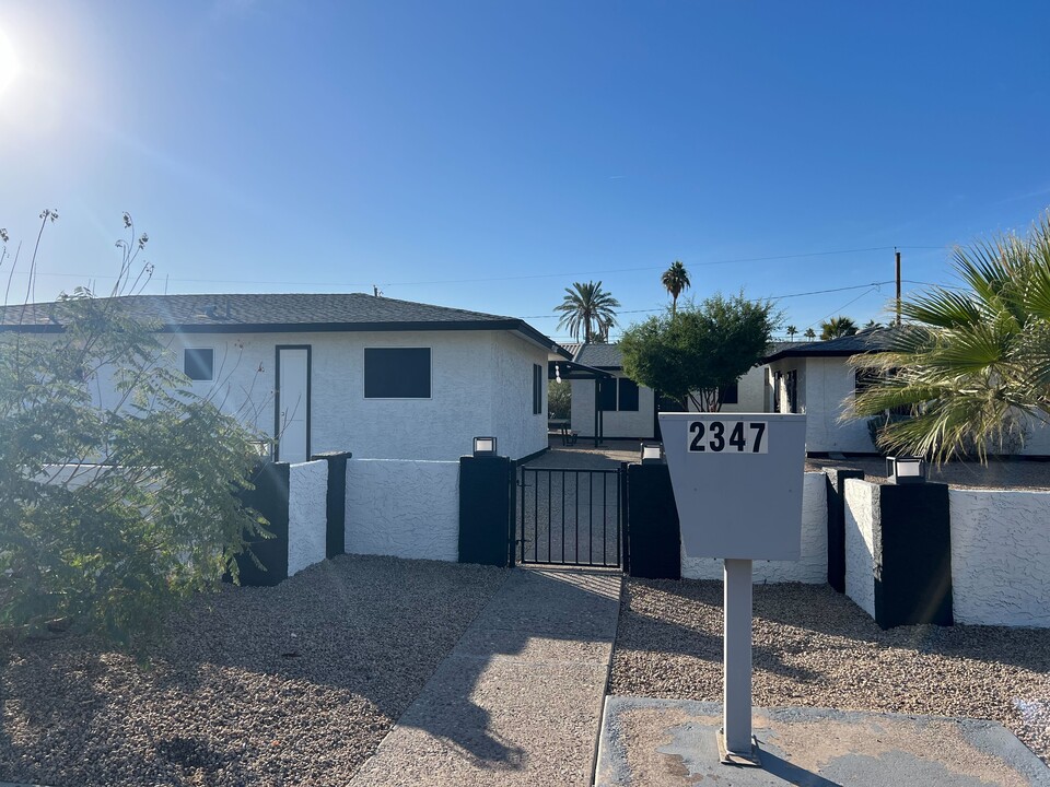 2347 W Coolidge St in Phoenix, AZ - Building Photo