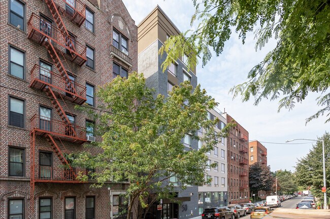 50 Clarkson in Brooklyn, NY - Foto de edificio - Building Photo