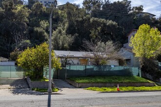 Monterey in South Pasadena, CA - Foto de edificio - Building Photo