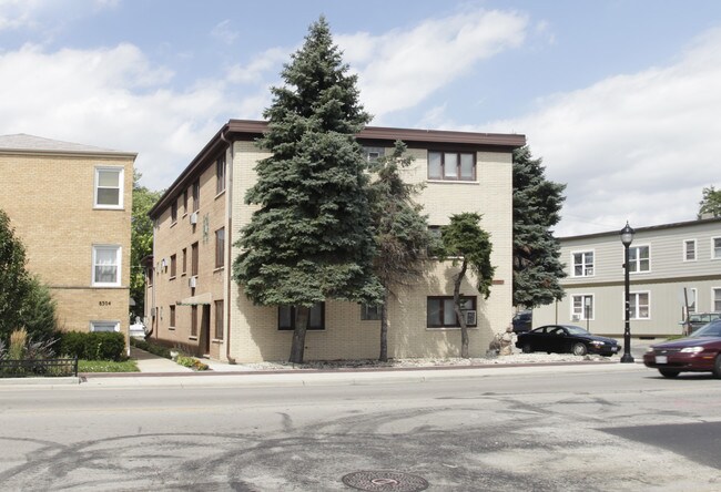 8300 W Grand Ave in River Grove, IL - Foto de edificio - Building Photo