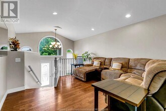 4274 Canberra Ave in Windsor, ON - Building Photo - Building Photo
