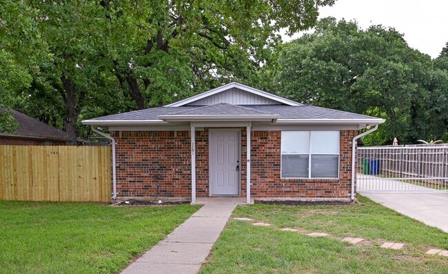 property at 3201 S Garland St