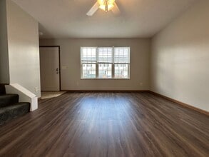 219 Crossing Dr in Normal, IL - Building Photo - Building Photo