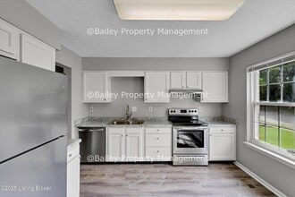 11619 Tazwell Dr in Louisville, KY - Building Photo - Building Photo
