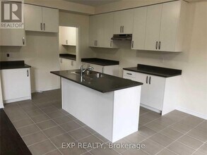 31 Walter Proctor Rd in East Gwillimbury, ON - Building Photo - Building Photo