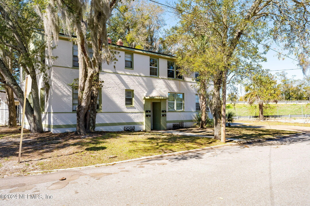 2906 Silver St in Jacksonville, FL - Building Photo