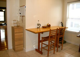 55 Hobson St, Unit 1B in Boston, MA - Building Photo - Building Photo