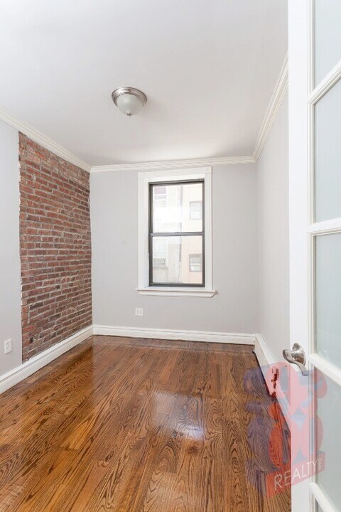218 Avenue A in New York, NY - Building Photo
