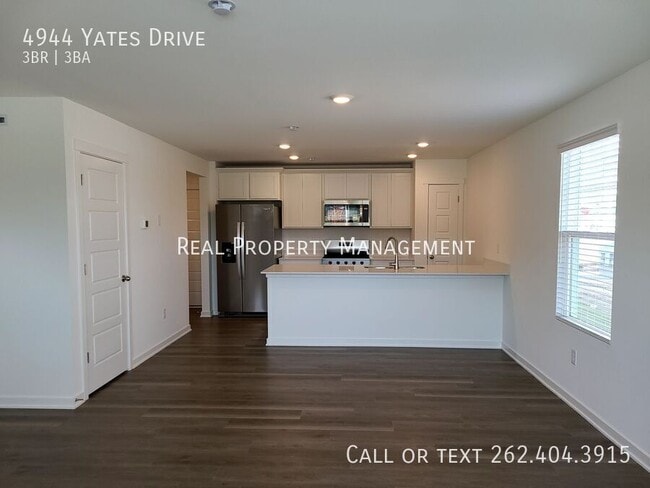 4944 Yates Dr in Mount Pleasant, WI - Building Photo - Building Photo