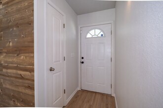 1656 N Marlan Ave in Springfield, MO - Building Photo - Building Photo