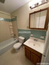39 Dinan Dr, Unit 19 in Gardner, MA - Foto de edificio - Building Photo