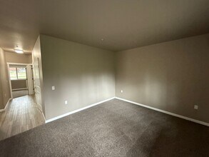 4261 Hawthorne Ave NE in Salem, OR - Building Photo - Building Photo