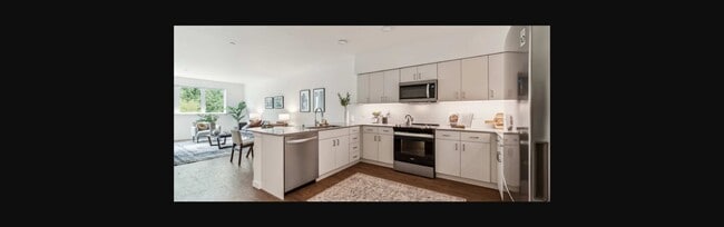Traxx Apartments in Mountlake Terrace, WA - Foto de edificio - Building Photo