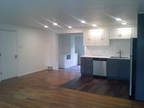 1166 Hunter Rd in Verona, PA - Building Photo - Building Photo