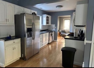 1940 E Cedarwood Cir in Round Lake Heights, IL - Foto de edificio - Building Photo