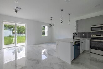 2005 BARROSO St in Davenport, FL - Building Photo - Building Photo