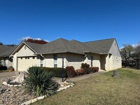 32 Fairway Ln in Meadowlakes, TX - Building Photo