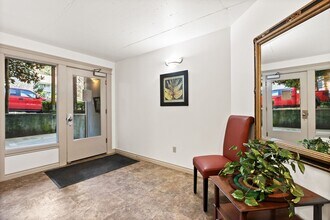 710 N 160th St in Shoreline, WA - Building Photo - Building Photo