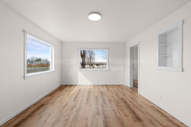 6950 N Crestline St in Spokane, WA - Building Photo - Building Photo