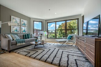 40 Malvern St in Boston, MA - Foto de edificio - Building Photo