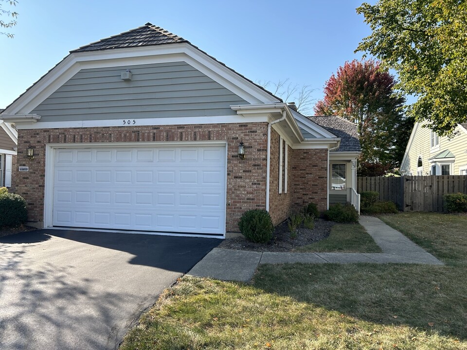 505 Park Barrington Way in Barrington, IL - Building Photo