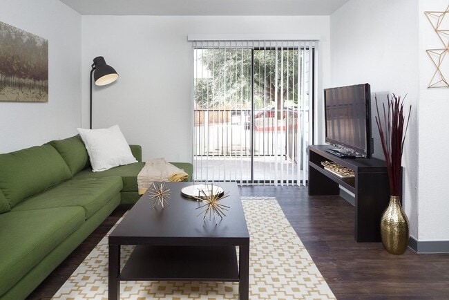 8912 N Lamar Blvd, Unit 213