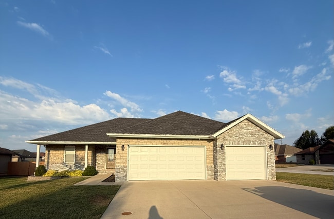 property at 2145 E Pavilion Pl