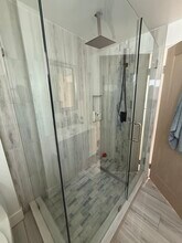 2396 Redlands Dr in Newport Beach, CA - Building Photo - Building Photo