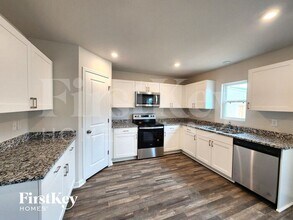 10083 Cerritos dr in Cut And Shoot, TX - Building Photo - Building Photo