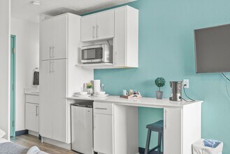 228 Spaces - Furnished Micro-Living Apartments in Cedar Falls, IA - Foto de edificio - Interior Photo