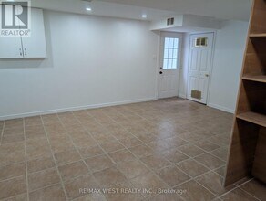 45 Mercer Crescent in Markham, ON - Building Photo - Building Photo