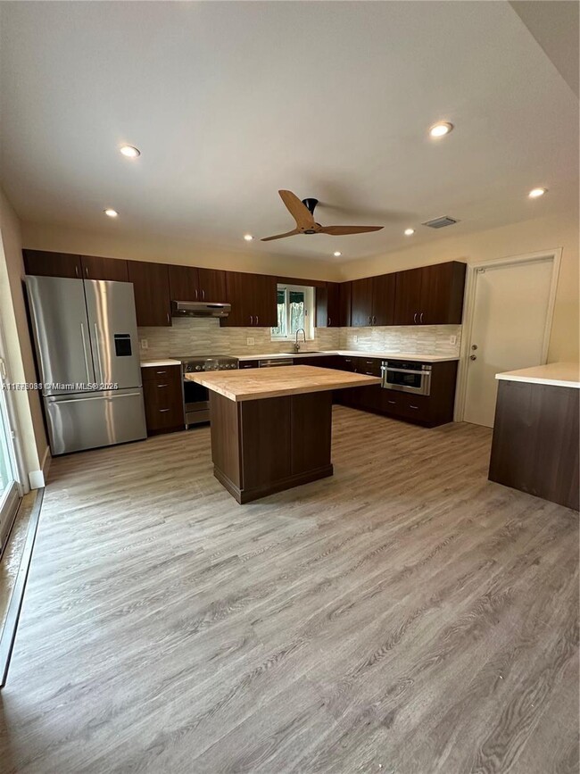 property at 407 SE 4th Terrace