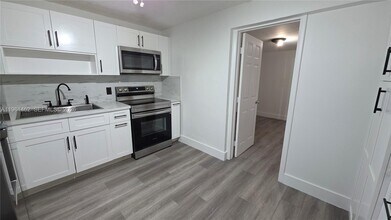 6616 Raleigh St in Hollywood, FL - Building Photo - Building Photo