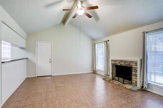 6730 Prairie Village Dr in Katy, TX - Building Photo - Building Photo