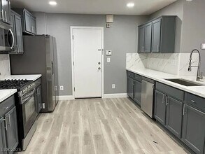 8928 W Marmo Ave in Las Vegas, NV - Building Photo - Building Photo