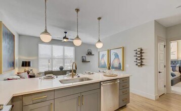 111 W Davis St in Dallas, TX - Building Photo - Building Photo